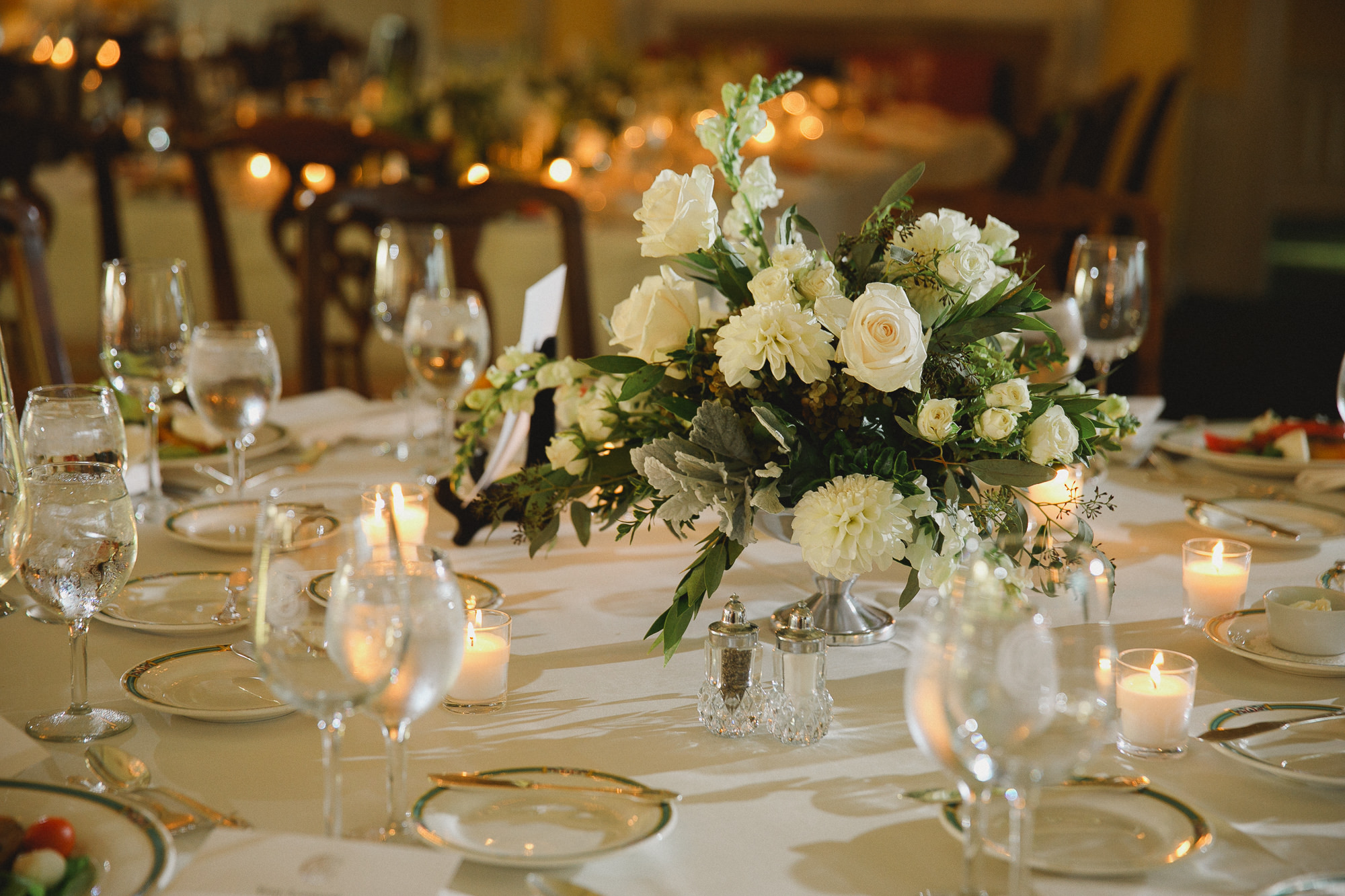 bloomfield-hills-country-club-kirk-in-the-hills-michigan-wedding-091745