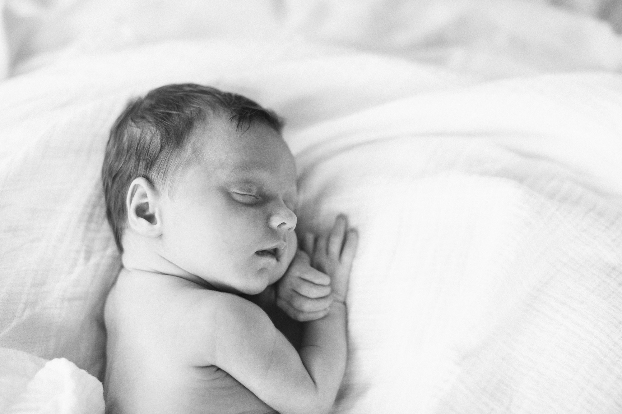 fine-art-black-and-white-newborn-photography-ann-arbor01